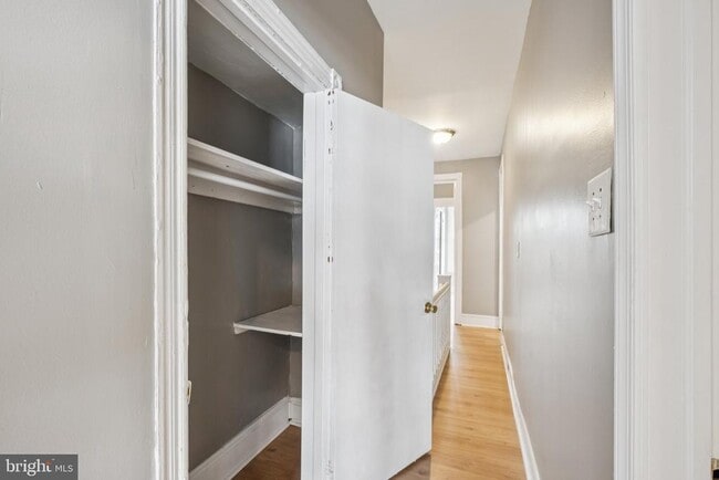 Building Photo - 518 N Wanamaker St