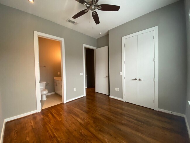 Building Photo - Live in the Heart of the Pearl District – ...