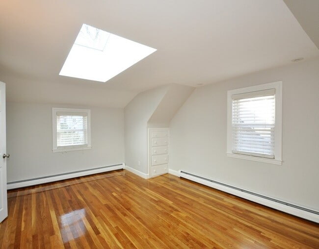 Building Photo - 66 Southfield Cir