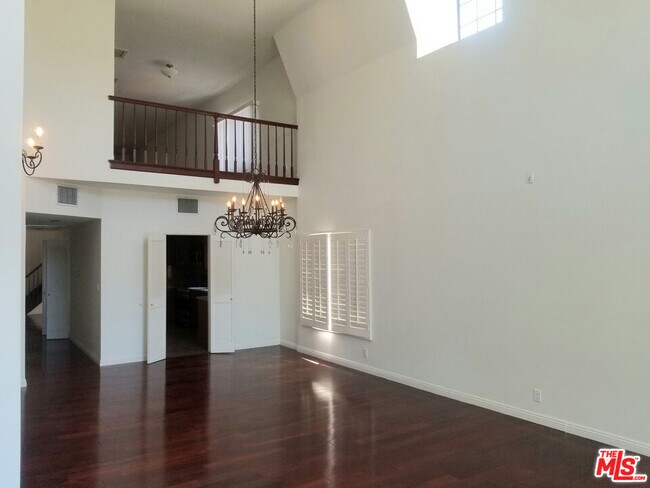 Building Photo - 10620 Eastborne Ave