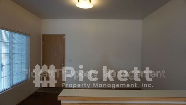 Building Photo - 11615 Breckenridge Ln NW