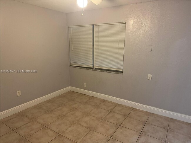 Building Photo - 2500 NW 9th Ct