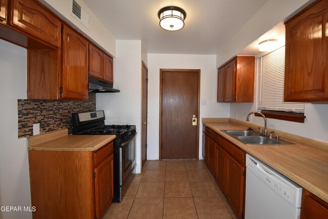 Building Photo - 11724 Lorri Dr