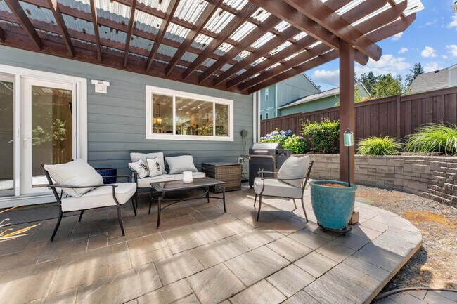Building Photo - 7275 SW 195th Ave