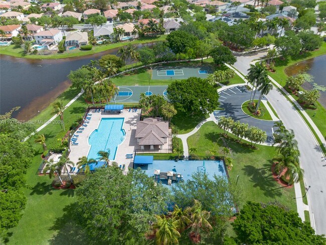 Building Photo - 1008 Highland Meadows Dr