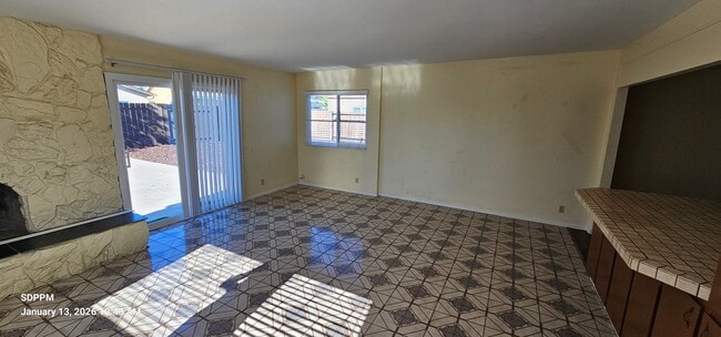 Building Photo - MIRA MESA / SAN DIEGO - Nice 4 Bedroom / 2 Bath House.  AVAILABLE NOW.