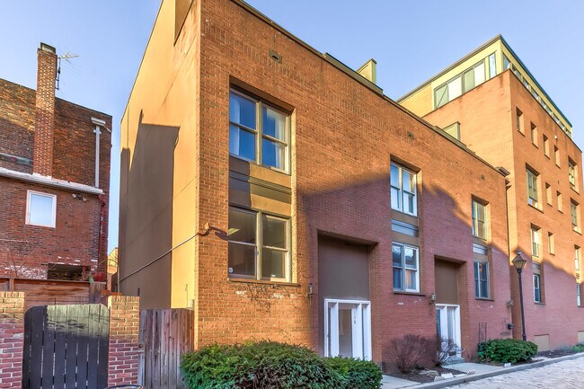 Building Photo - 138 Welcome Aly