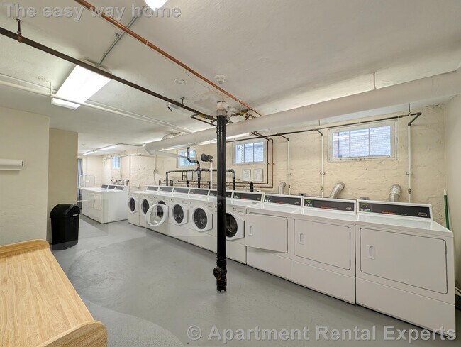 Building Photo - 156-158 Summer St Unit #B2
