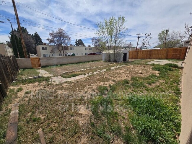 Building Photo - 2625 E 22nd St