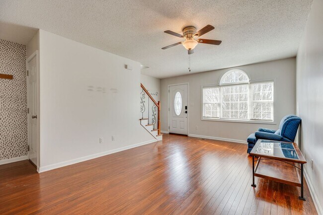 Building Photo - Now Available | 2 Bedroom 2.5 Bath | Bristol, TN