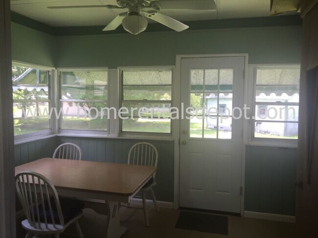 Building Photo - Cute 2/1 in the heart of St. Cloud, $1,450...