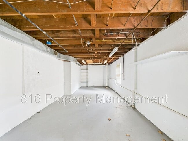 Building Photo - 3233 Shady Bend Dr