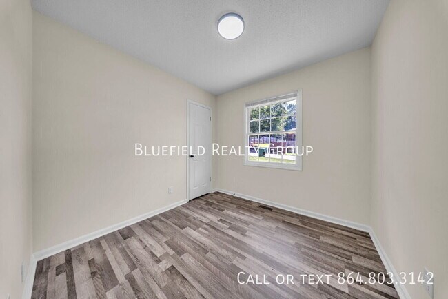 Building Photo - 130 Harmony Dr