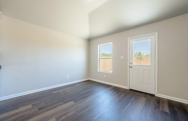 Building Photo - 7106 Emerald Valley