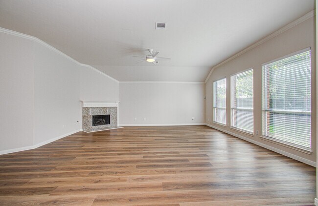 Building Photo - 17611 Emerald Garden Ln
