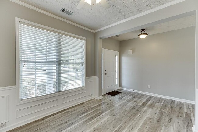 Building Photo - 678 Clairidge Elm Trail SW