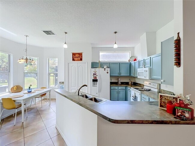 Building Photo - 2125 Emerald Green Cir