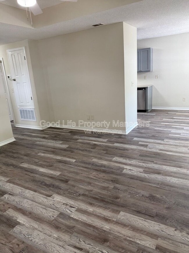 Building Photo - 9980 Bowman Ave