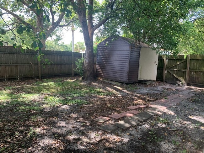 Building Photo - MOVE IN SPECIAL! Charming 3/1.5 St. Cloud Home w/ Partially Fenced Yard & Bonus Room