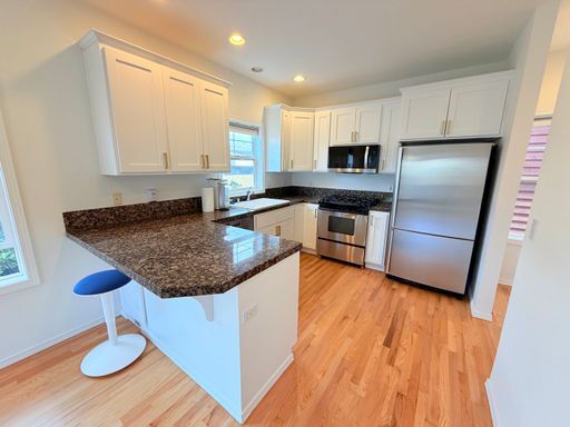 Building Photo - Lovely Ballard Townhome - Exceptional Location!