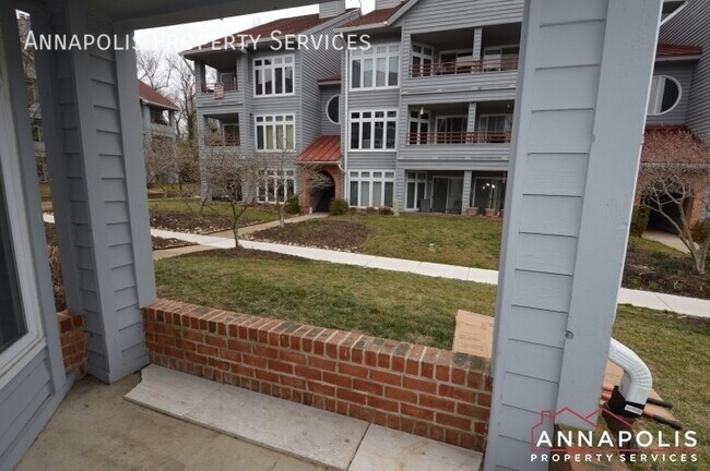 Building Photo - 1121 Lake Heron Dr