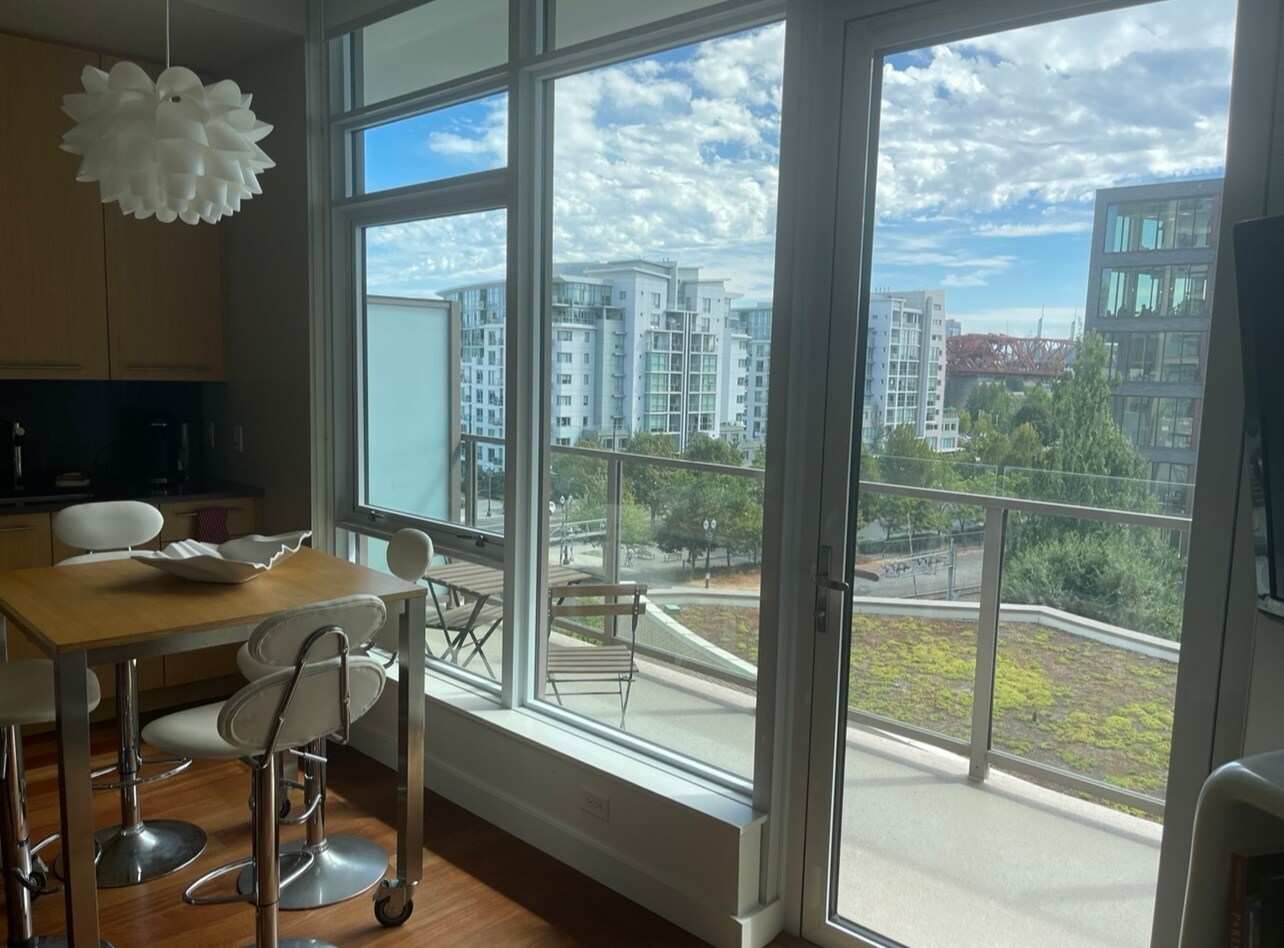 Building Photo - 949 NW Overton St