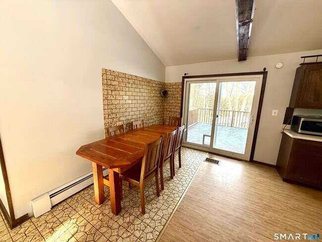 Building Photo - 27 White Oak Rd