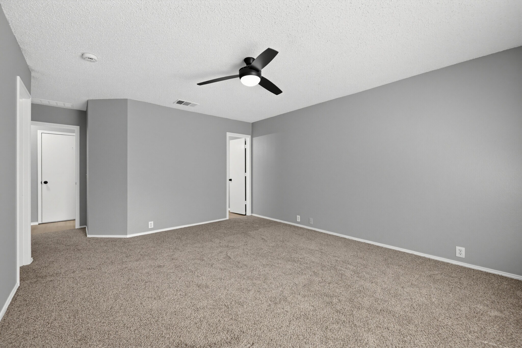 Building Photo - 3912 Sonoma Dr