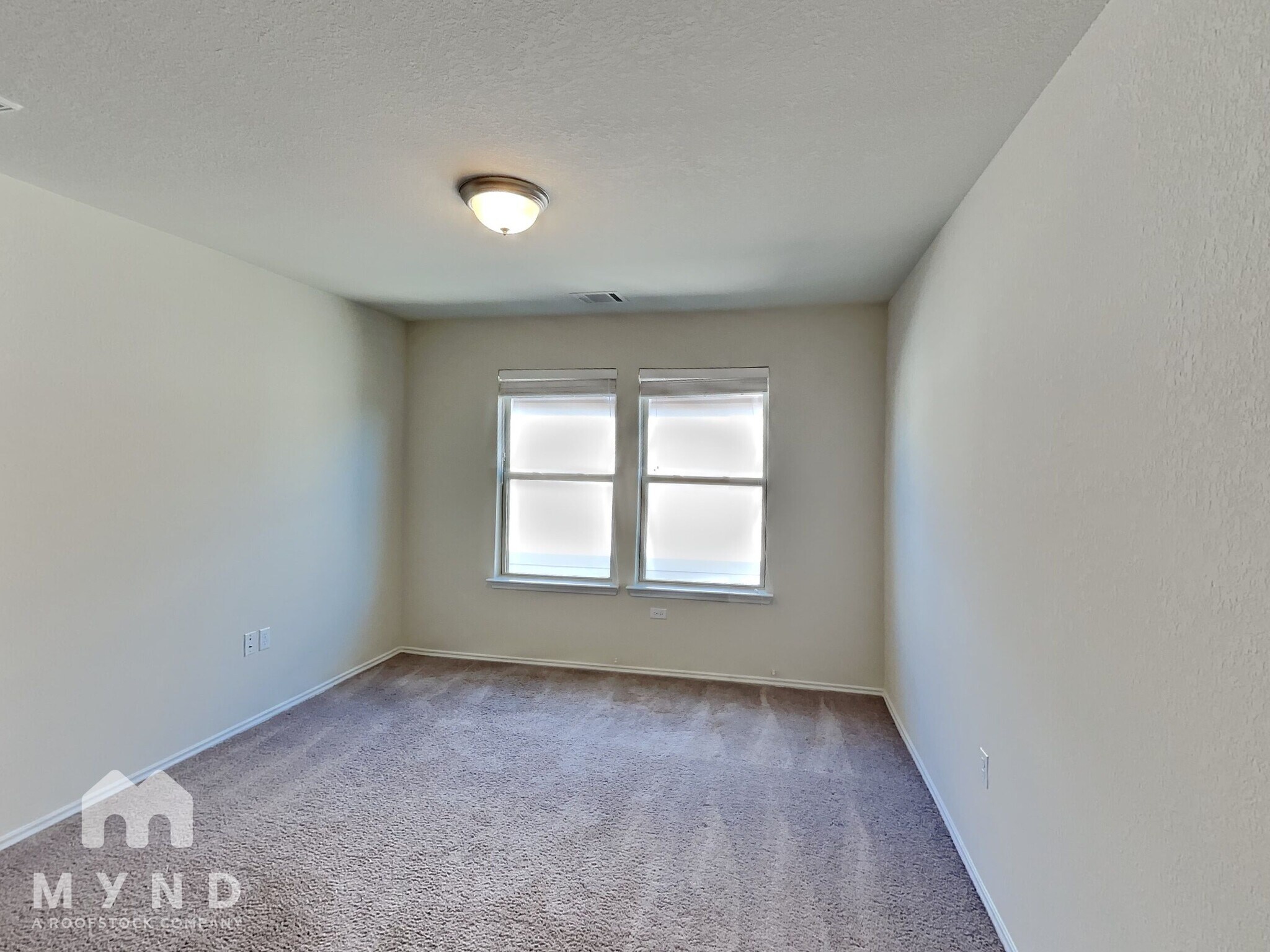 Building Photo - 14000 Osmarea Dr