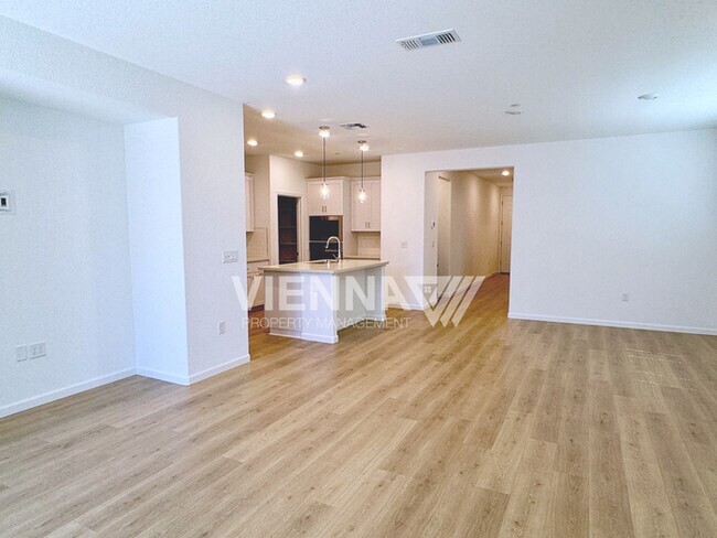 Building Photo - 1568 Edgewood Ln