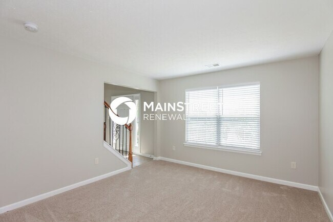 Building Photo - 4 Bedroom Pet-Friendly Home in Charlotte, NC with Main Street Renewal