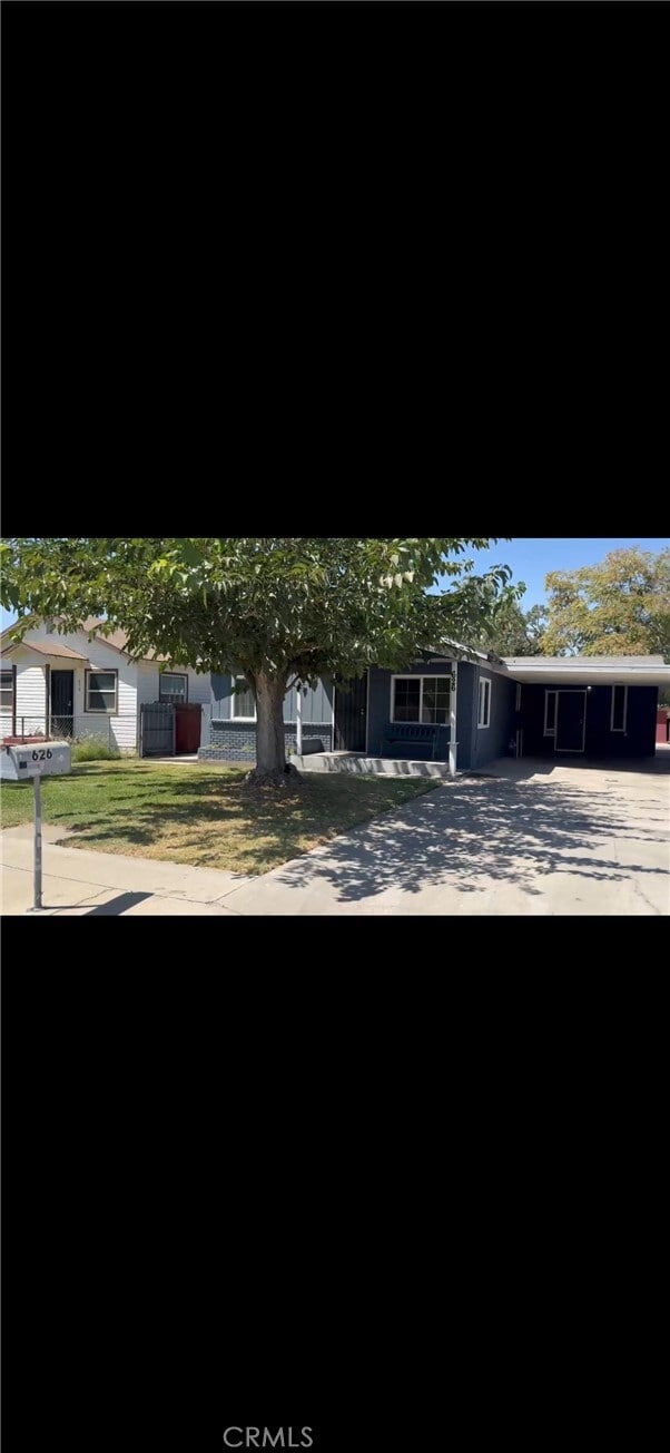 Primary Photo - 626 W San Joaquin Ave