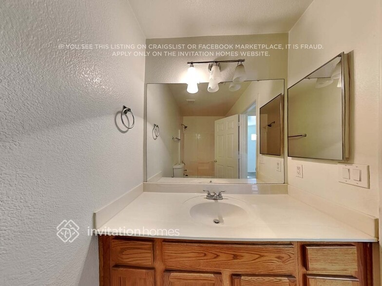 Building Photo - 8343 W Hammond Ln