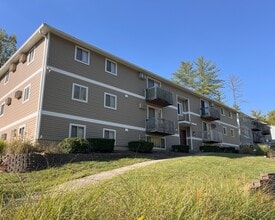 Building Photo - 5605 Happy Hollow Rd