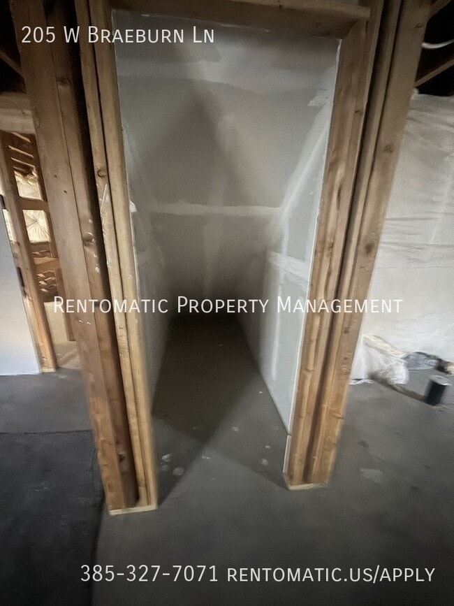 Building Photo - 205 Braeburn Ln