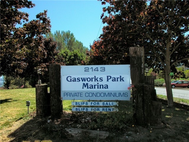 Building Photo - 2143 N Northlake Way
