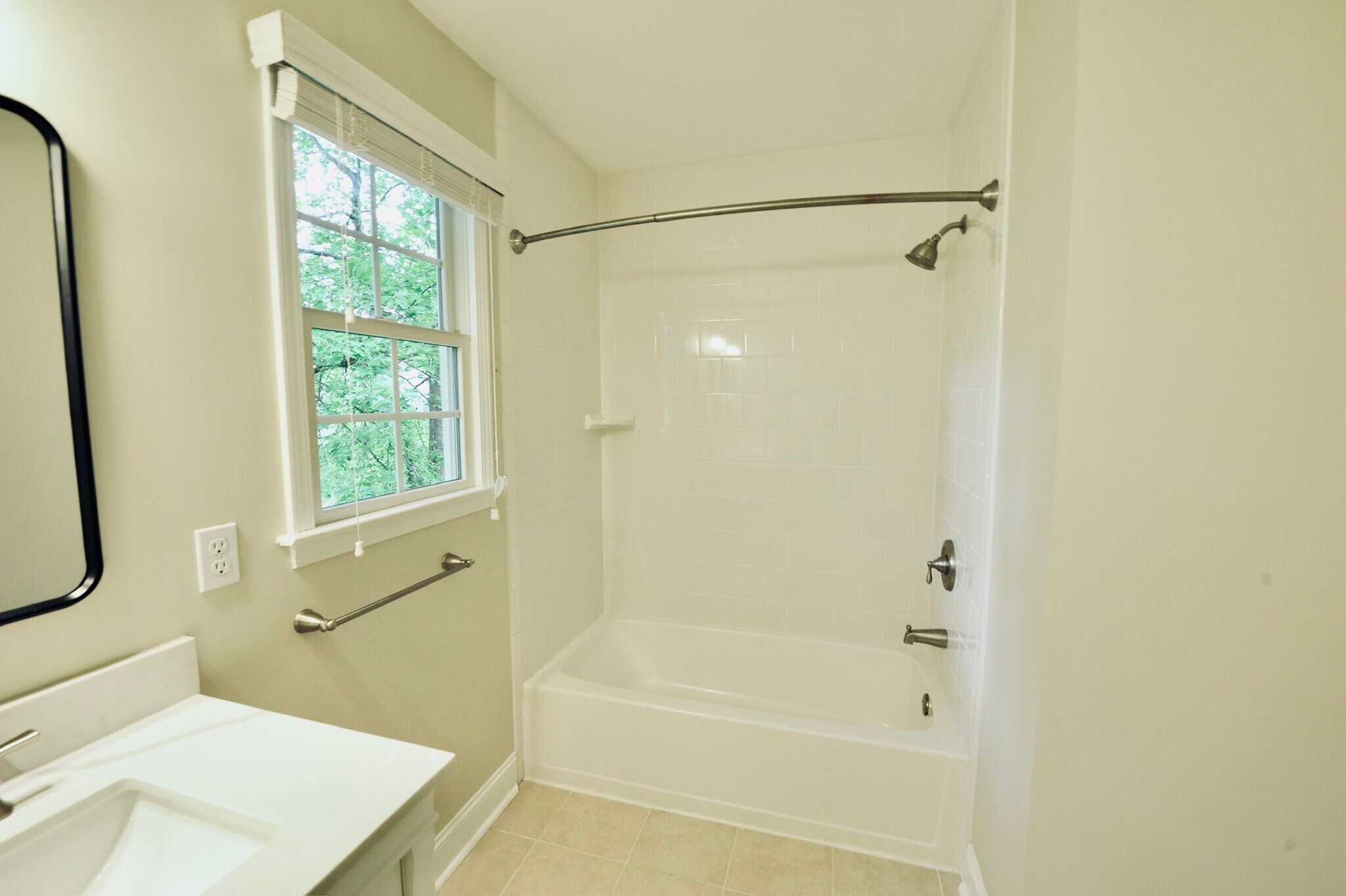 Building Photo - 962 Saint Catherines Dr