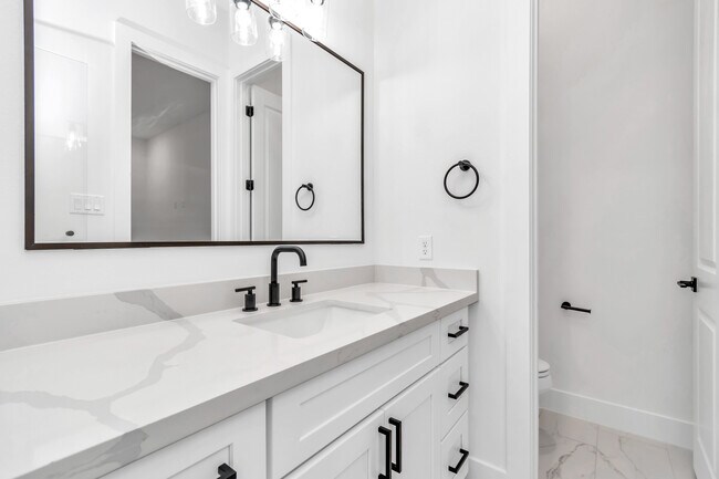 Building Photo - 3613 Rosalie St