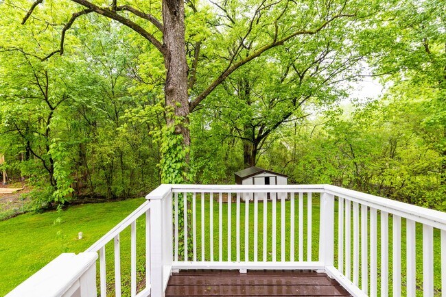 Building Photo - 91 Circle Dr