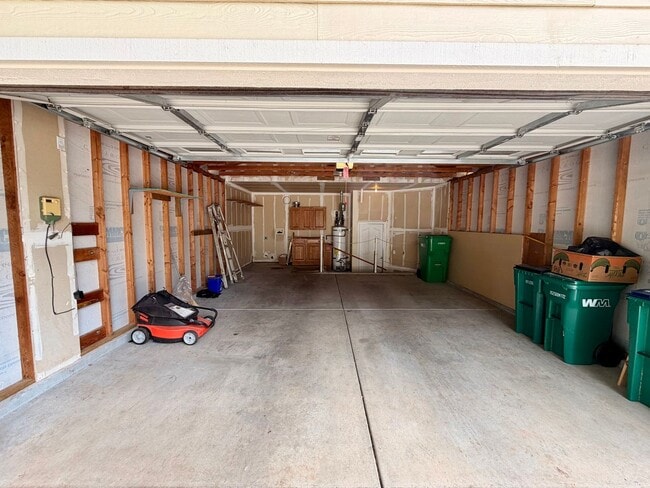 Building Photo - Beautiful 2 Bedroom 2 Bathroom House in Morgan Ranch