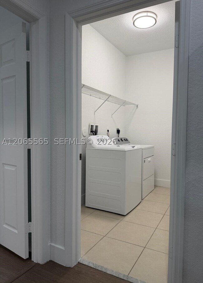 Building Photo - 4017 SW 149th Ct