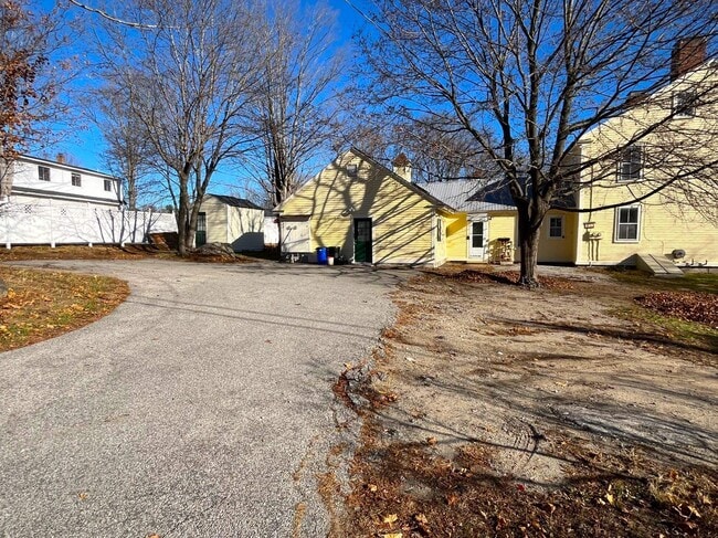 Building Photo - 26 Western Ave