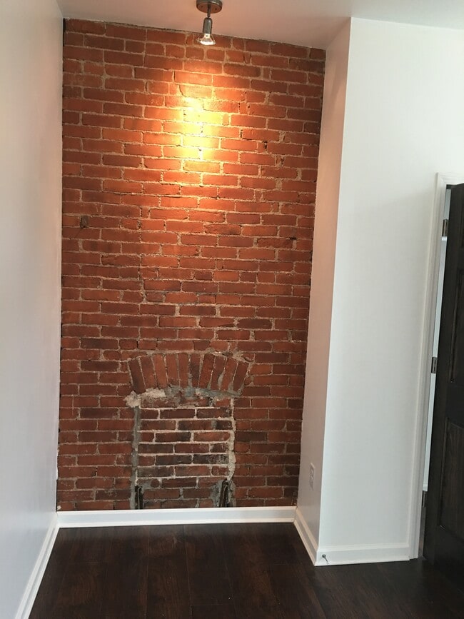 Building Photo - 3306 Iowa St