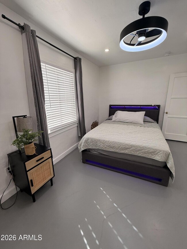 Building Photo - 2708 N Dayton St