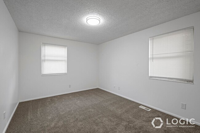 Building Photo - 615 15th St