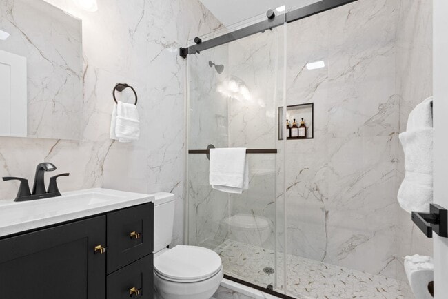 Building Photo - 3316 Summit Ave