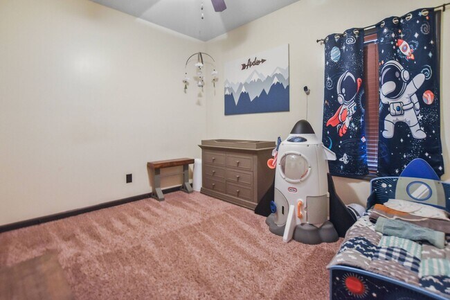 Building Photo - Pet Friendly Four Bedroom!