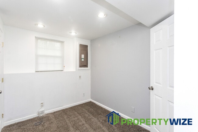 Building Photo - 10 Blackfoot Ct