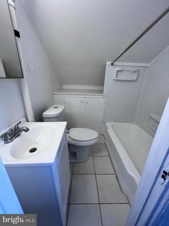 Building Photo - 703 Bethlehem Pike