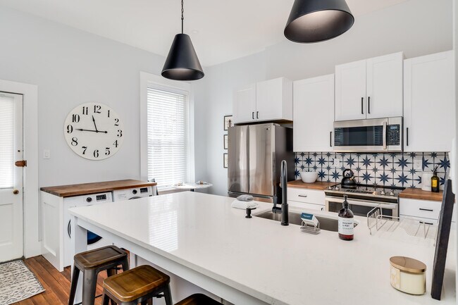 Building Photo - 222 Prospect St